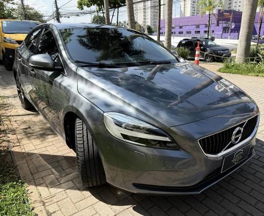 VOLVO V40 2.0 T4 MOMENTUM GASOLINA 4P AUTOMÁTICO VOLVO V40 2.0 T4 MOMENTUM GASOLINA 4P AUTOMÁTICO
